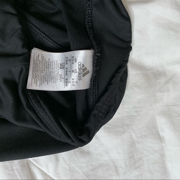 Adidas Cropped Black Work out legging - Picture 2 of 3